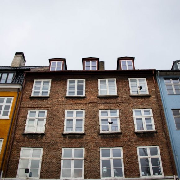 Photo "Estimation of an apartment vs a house: what are the differences?"